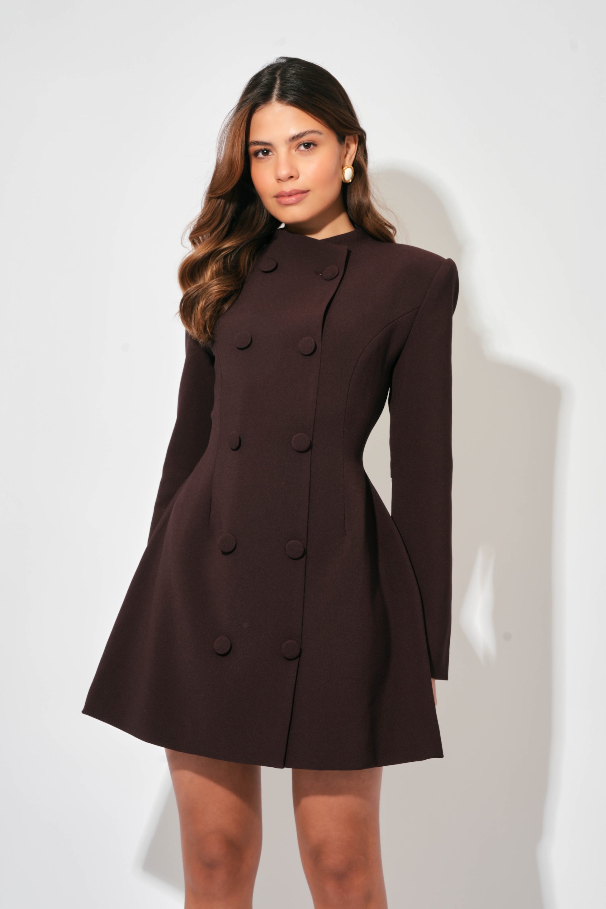 odd muse brown mini dress The dress that made Odd Muse viral is here in chocolate Our forever most loved style, the Cap Sleeve Mini. Angie wears a size XS